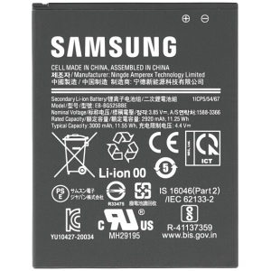 Opis:Originalna baterija proizvajalca SamsungNajsodobnejša tehnologija omogoča veliko ciklov polnjenja in praznjenjaLi-Polymer celice so prijazne okolju, obenem pa zagotavljajo delovanje brez spominskega učinkaTermično stikalo ščiti baterijske celice pred pregrevanjem, prenapolnitvijo in kratkim stikomVisoka kapaciteta baterije, podaljšan čas delovanja pri mirovanju naprave, zelo počasno samopraznjenjeBaterijo polnimo z originalnim ali nadomestnim polnilcemCertifikati CE in ROHSOriginalne oznake:EB-BG525BBEGH43-05060APrimerno za:Samsung:Galaxy Xcover 5, SM-G525, SM-G525F, SM-G525W, SM-G525YLastnosti:Proizvajalec: SamsungVrsta: Li-PolymerNapetost: 3,85 VKapaciteta: 3.000 mAh (11,55 Wh)