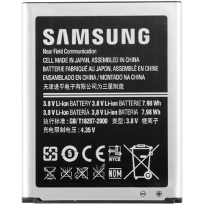 Opis:Originalna baterija proizvajalca SamsungNajsodobnejša tehnologija omogoča veliko ciklov polnjenja in praznjenjaLi-Ion celice so prijazne okolju, obenem pa zagotavljajo delovanje brez spominskega učinkaTermično stikalo ščiti baterijske celice pred pregrevanjem, prenapolnitvijo in kratkim stikomVisoka kapaciteta baterije, podaljšan čas delovanja pri mirovanju naprave, zelo počasno samopraznjenjeBaterijo polnimo z originalnim ali nadomestnim polnilcemCertifikati CE in ROHSIntegrirana NFC antenaBulk pakiranjeOriginalne oznake:EB-L1G6LLUEB-L1G6LLUCSTDPrimerno za:Samsung:Galaxy Galaxy S III (S3) I9300 / S3 Neo i9301, GT-i9305Lastnosti:Proizvajalec: SamsungVrsta: Li-IonNapetost: 3,8 VKapaciteta: 2.100 mAh (7,98 Wh)